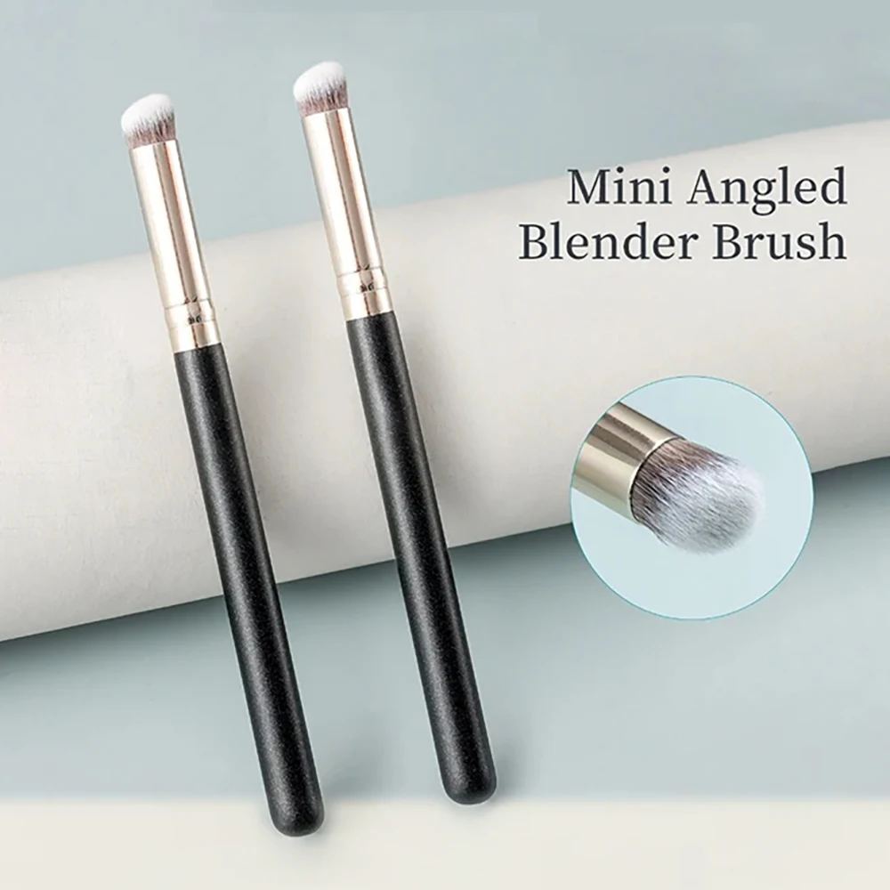 Beauty Queen Makeup - Angled Concealer Makeup Brush Under Eye