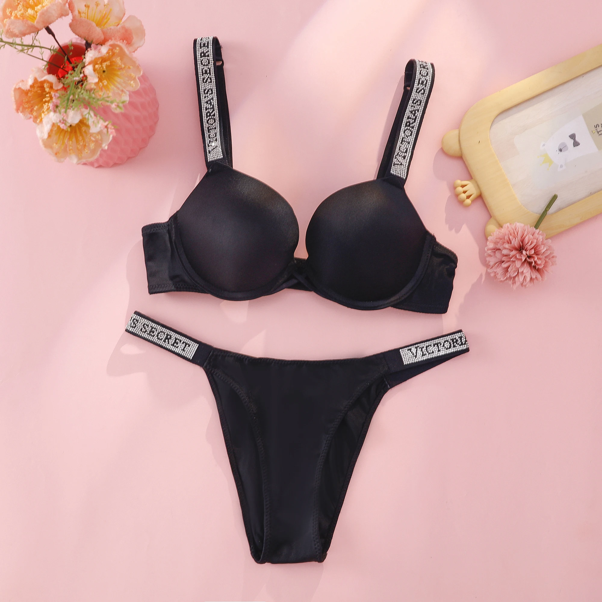 Victoria's Secret Push Up Bra  - Beauty Makeup Louis Vuitton 评论和价格