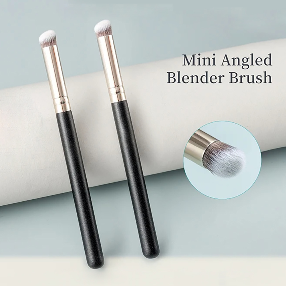 Angled Concealer Makeup Brush  - Beauty Queen Makeup 评论和价格